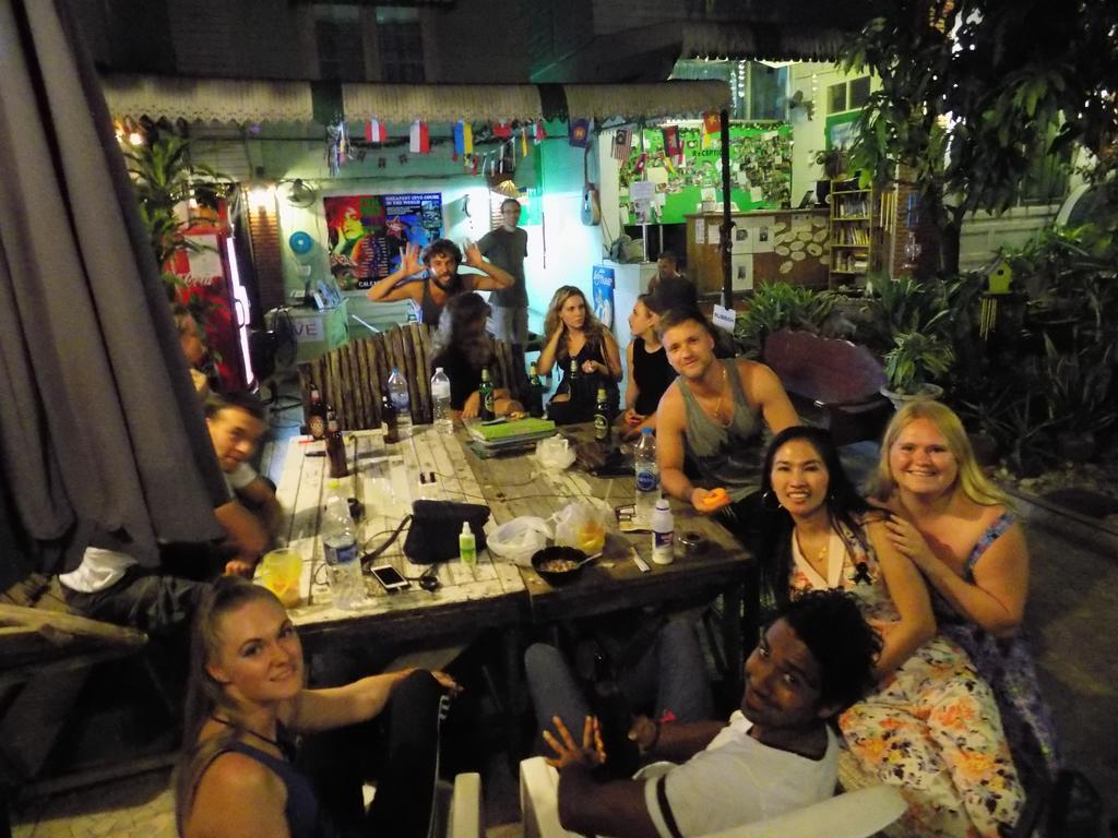 The Oasis Hostel (Adults Only) Bangkok Dış mekan fotoğraf